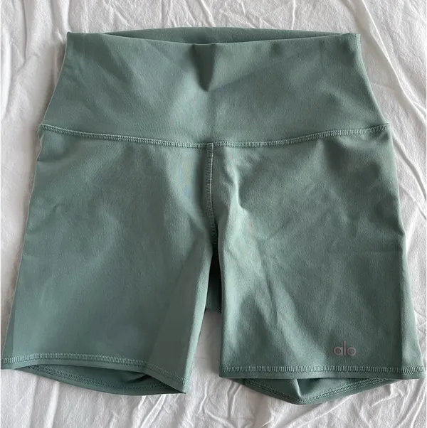 Alo Yoga Airbrush High-Waisted Biker 5" Shorts M - Image 3