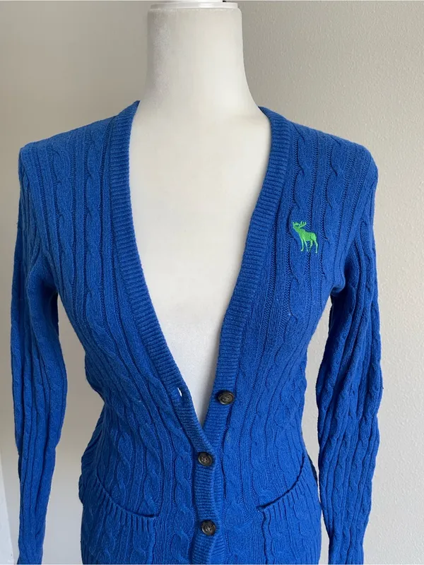 Abercrombie & Fitch Royal Blue Cable-Knit V-Neck Cardigan with Green Logo - Image 2