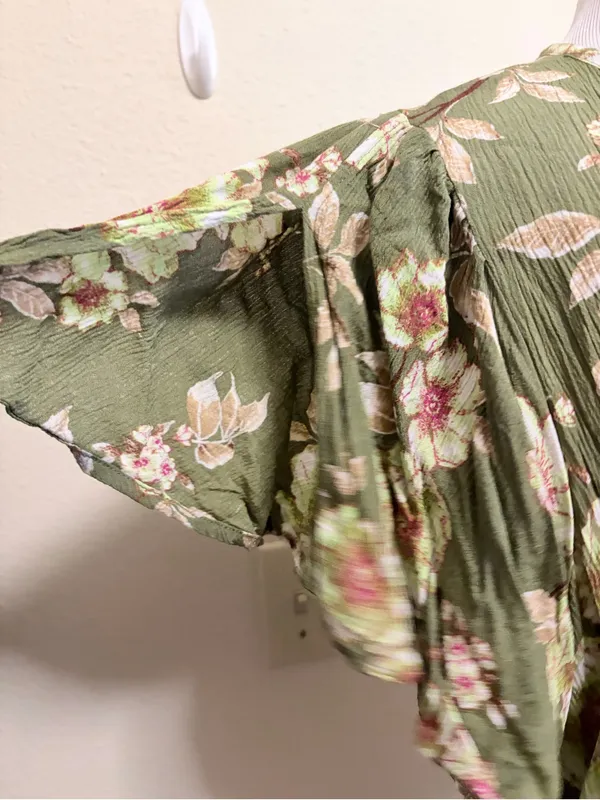 5/$30 🎈 Maurices XL olive green floral surplice neck Blouse - Image 6