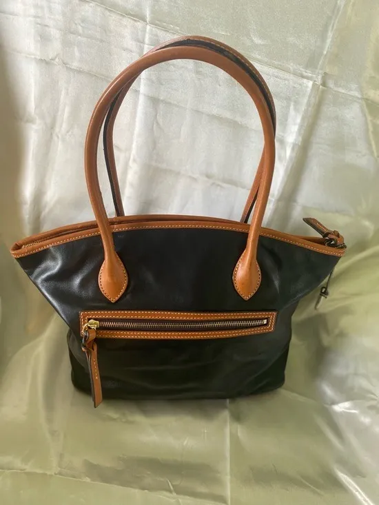 Dooney & Bourke Black and Tan Structured Sturdy Leather Satchel - New w/o Tags - Image 3