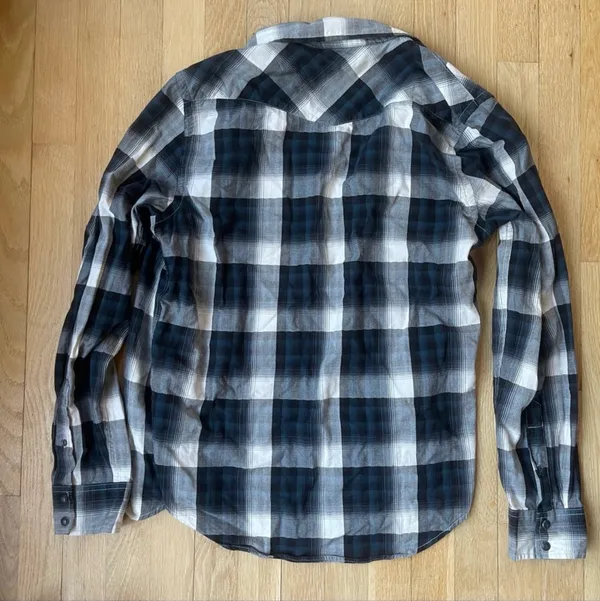 American Eagle Mens Vintage Fit Flannel - Image 2