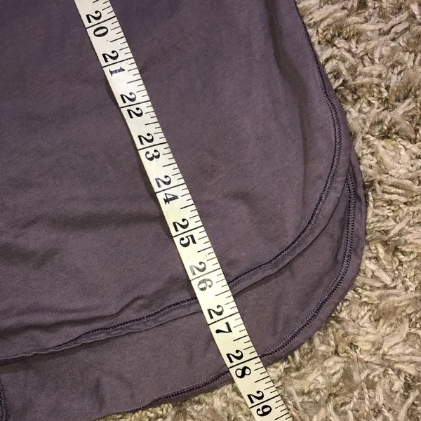 Lululemon lavender purple top slit sides active wear everyday wear size …​​ - Image 7