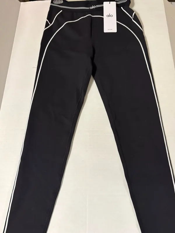 New nwt Alo yoga heart throb leggings black white large authentic - Image 3