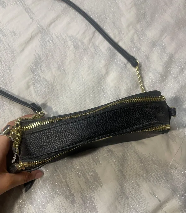 Liz Claiborne Black Crossbody Bag - Image 4