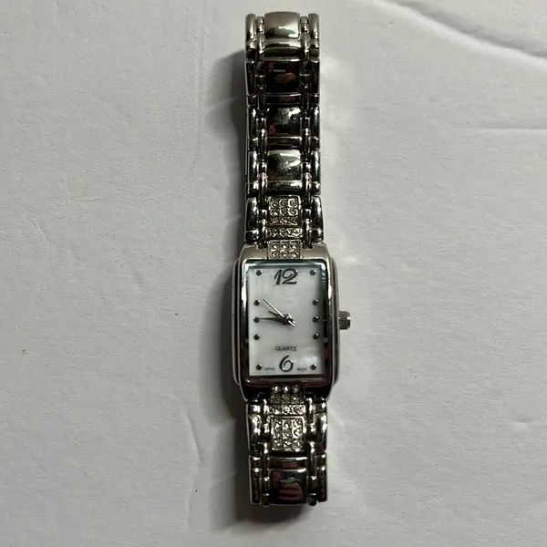 Quartz watch - Image 2
