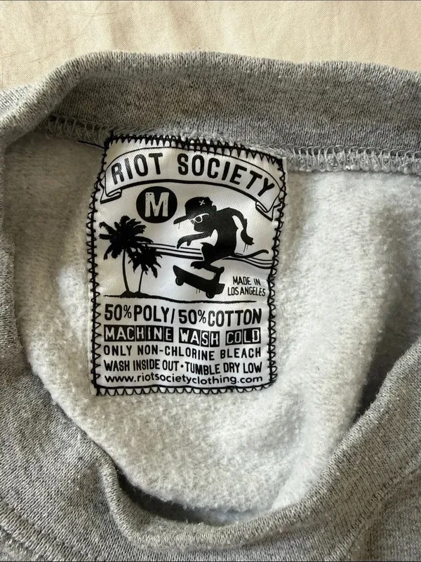 Riot Society Gray 'Koalafied to Party' Graphic Crewneck Sweatshirt. Size M - Image 4