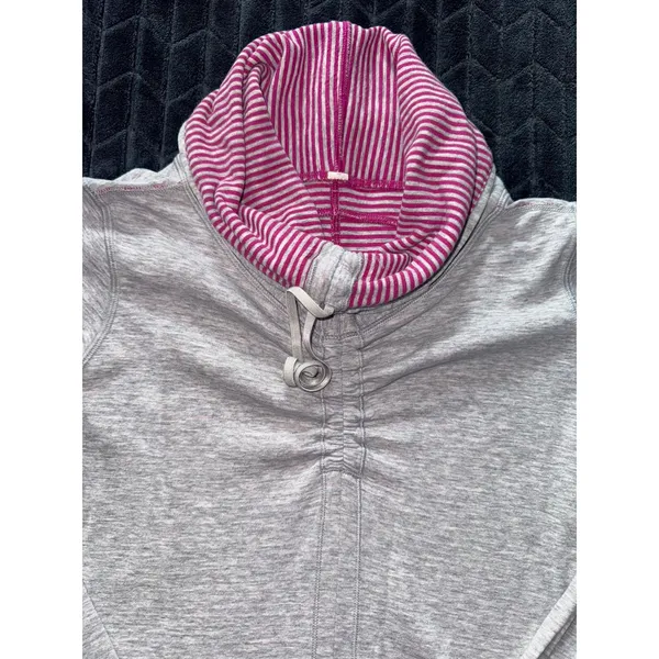 Lululemon In A Cinch Heathered Gray‎ Hoodie Thumbhole Pullover Women's Size 8 - Image 5