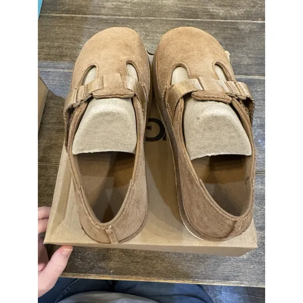 UGG® Goldenstar Mary Jane Clogs in the Chestnut Size 8.5 - Image 6