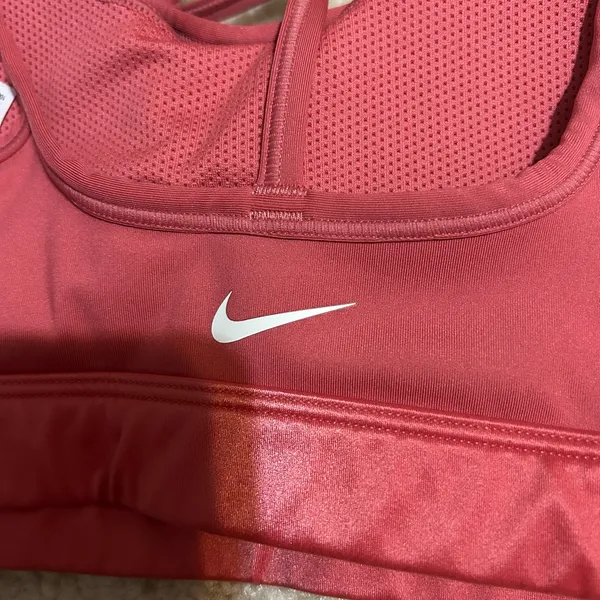 Nike Women's Coral Sports Bra - Image 3