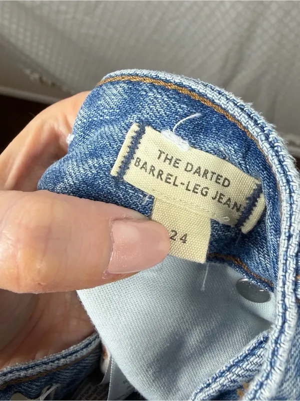 Madewell NWT Light Wash The Darted Barrel Leg‎ Jeans - Image 5
