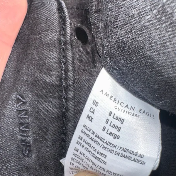 American Eagle black stretchy distressed 8 long Skinny jeans - Image 3