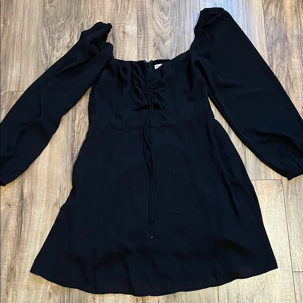 Abercrombie Black Ruched Cutout Mini Dress Long Sleeve Zipper Back Size M - Image 2