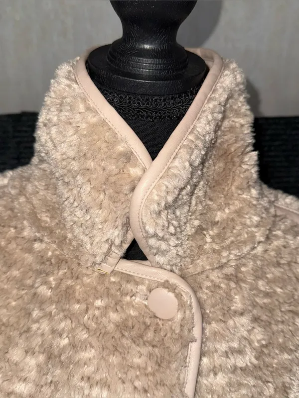 a.n.a. A New Approach NWT Faux Fur Shearling Midweight Coat Womens S Latte Beige - Image 4