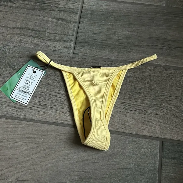 Fae jones bottom in buttercup Yellow Size L - Image 4