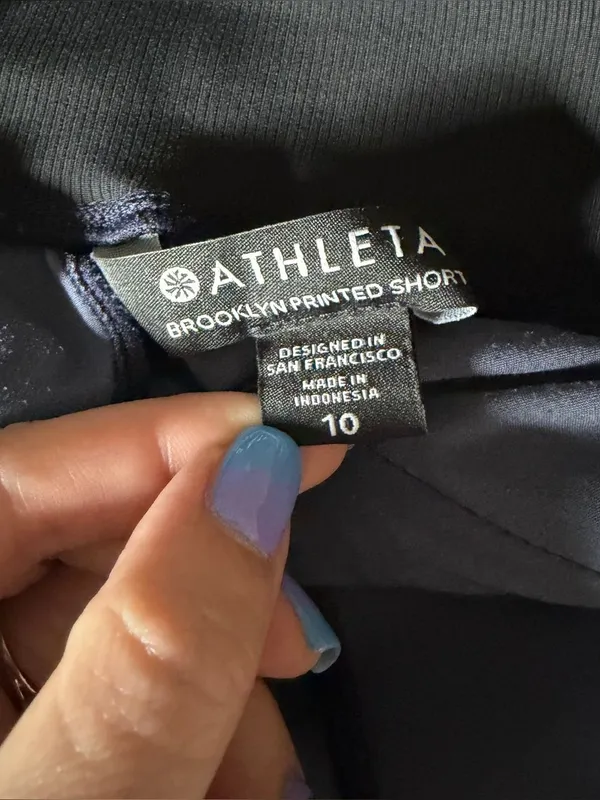 Athleta Brooklyn Printed Shorts Size 10 Allure Navy Leopard Blue Black 4” Travel - Image 8