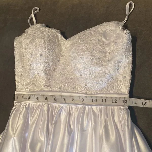 Women’s White Satin Full Length Prom Party Dress Corset Back Size 2 NWOT - Image 10