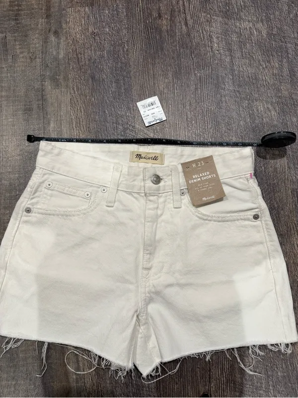 Madewell Mid rise Relaxed Fit Denim Shorts - Image 3