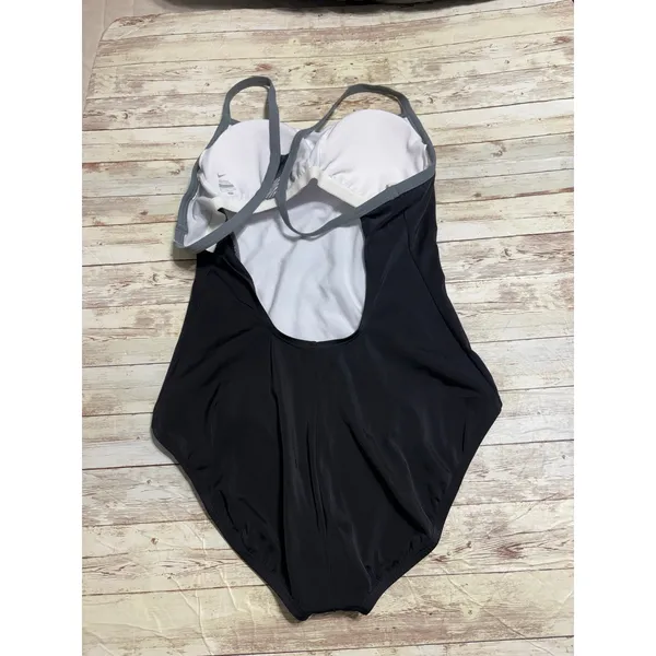 Nike Swimsuit One Piece Gray Black Striped Women's Size XL Swimming Bathing Suit - Image 2