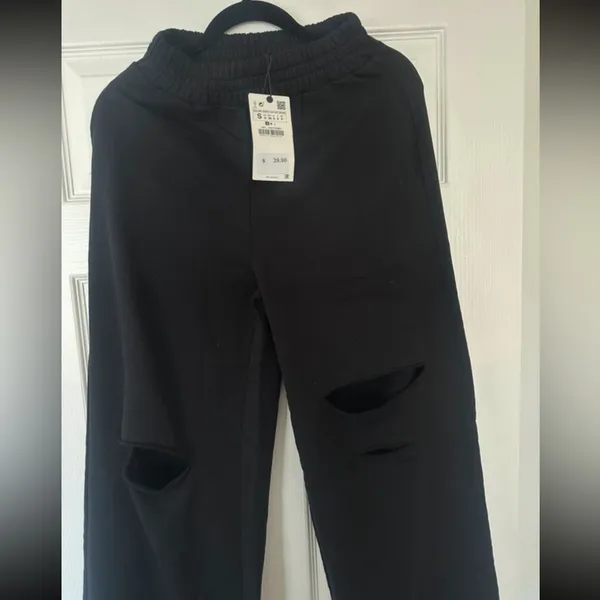 Zara Black Wide-Leg Distressed Sweatpants - Image 3