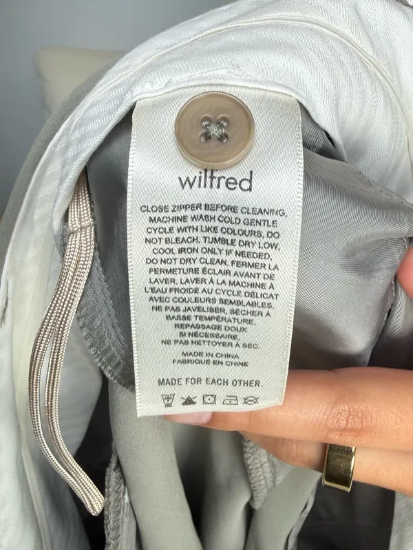 Wilfred (Aritzia) Effortless Short 7" Size 6 - Image 5