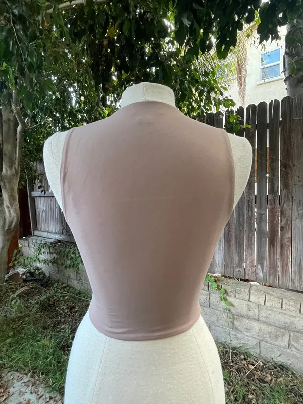 Aritzia Babaton Contour muscle tank top Taupe minimalist classic essential XS - Image 3