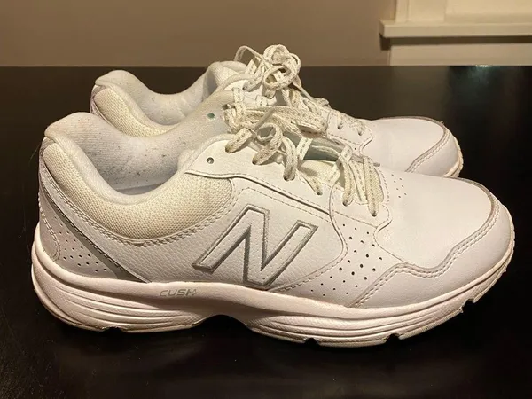 New Balance 411 white womens size 8. WA411LW1. Athletic shoes - Image 3