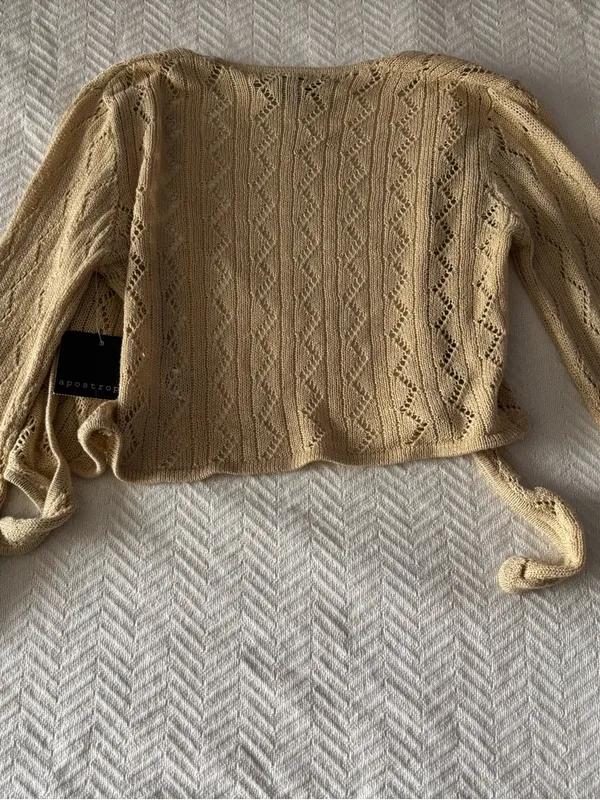 NWT Apostrophe knit cropped sweater size small - Image 4