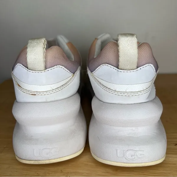 UGG  Women's La Flex Sneaker‎ Scallop Gradient 6 whithe pink & blue - Image 5