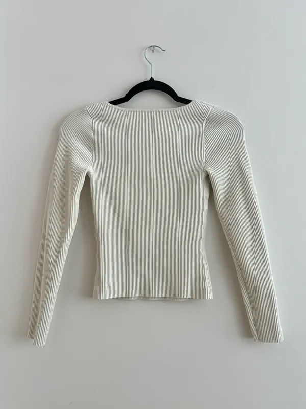 Aritzia Babaton Sculpt Knit Sweetheart Long Sleeve Top - Image 7