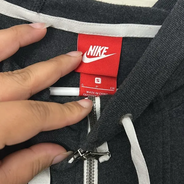 Nike black zip up - Image 3