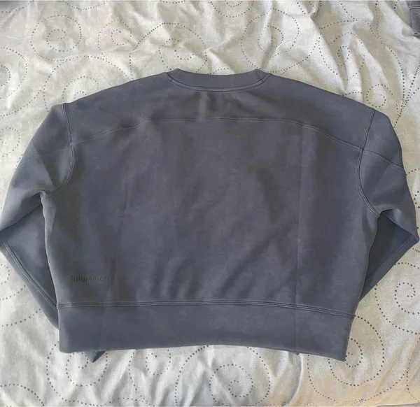 Lululemon Softstreme Crew Cropped - Image 2