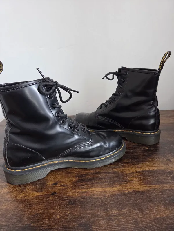 Dr. Martens 1460 W Boots Black Patent Leather 8 Eye Classic Combat Women's 7 - Image 6