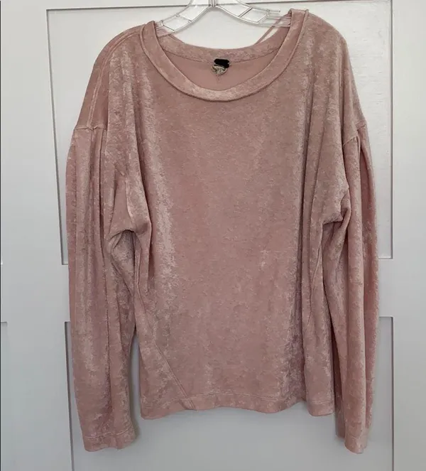 Free People Pink Velvet top M - Image 3