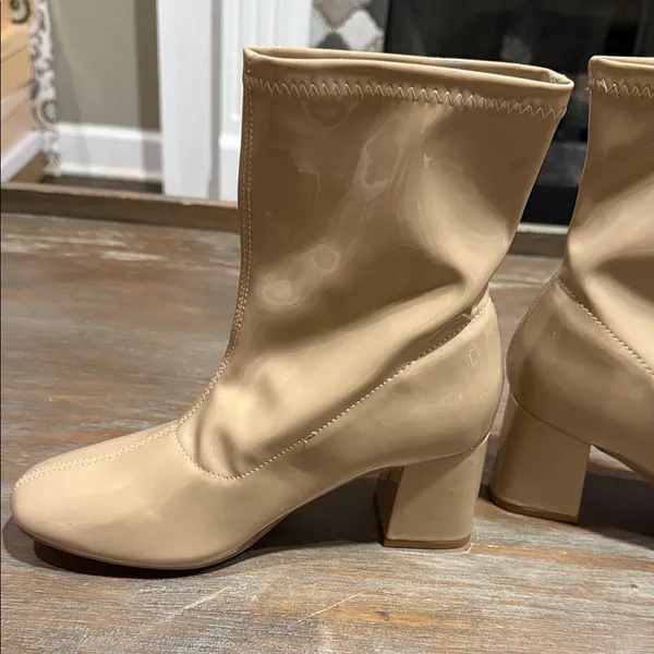 Journee Collection Reice Square Toe Block Heel Bootie Tan Size‎ 6.5 NWOB - Image 6