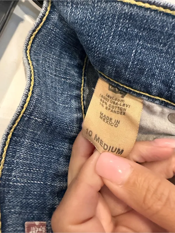 Levi's Women's low rise 542 flare Medium Blue Jeans - Image 8