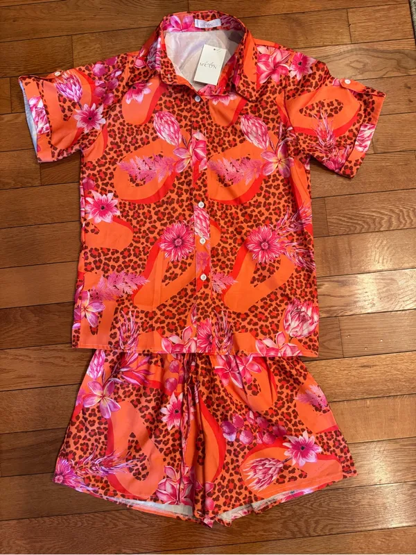Tropical Resort Shorts Set – Bold Floral & Leopard Vacation Set Size S NWT - Image 2