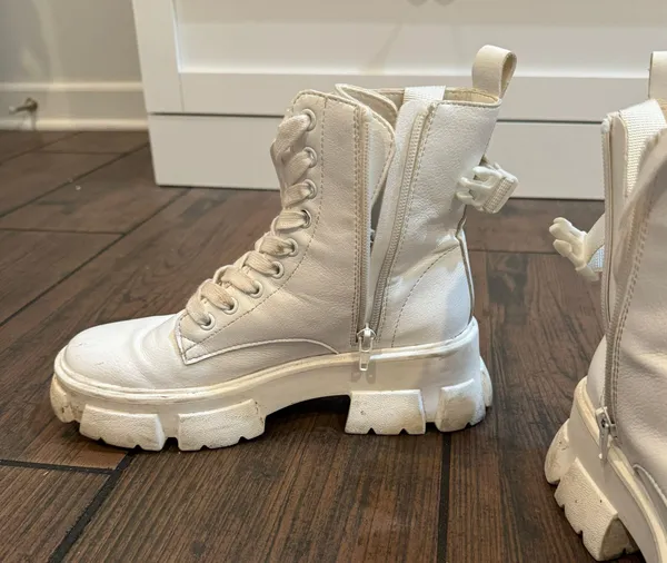 Steve Madden Boots - Image 3