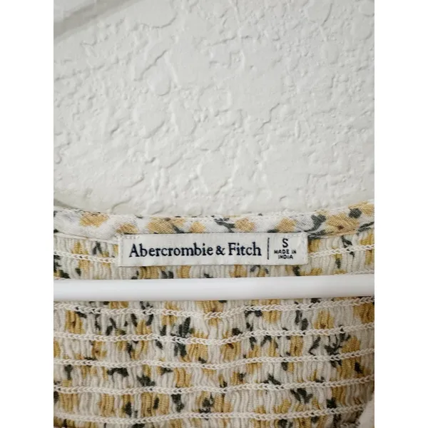 Abercrombie & Fitch Floral Smocked Puff Sleeve Crop Top Yellow Small - Image 3