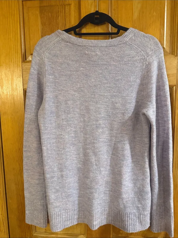 Old Navy lilac crew neck sweater size medium. Purple - Image 6