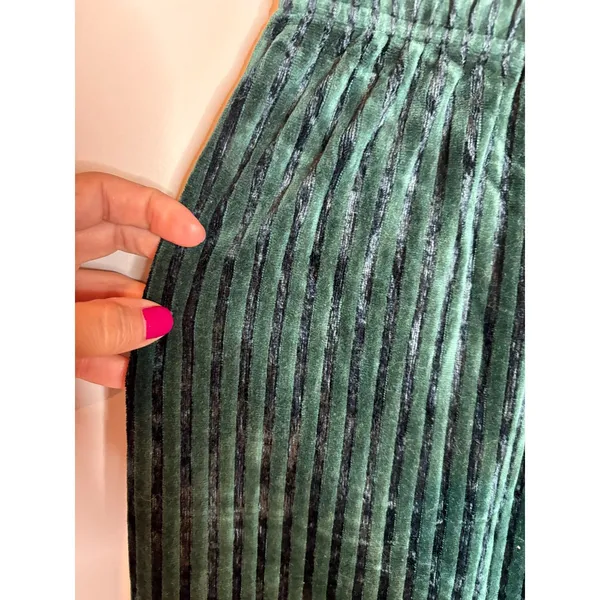 Vtg. dark green velvet striped midi skirt - Image 4