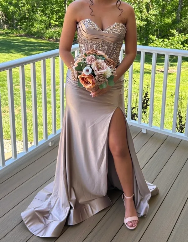 Camille La Vie Formal Dress - Image 4