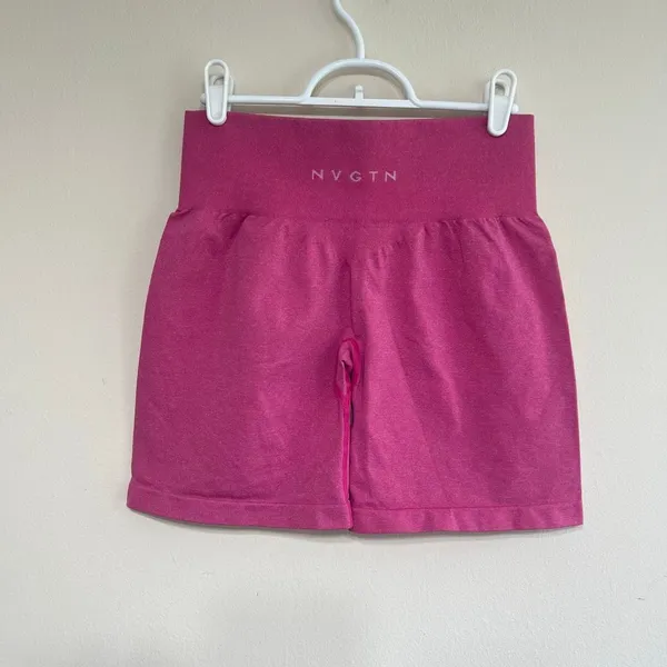 NVGTN Pro Seamless Shorts Crimson Medium Women - Image 5