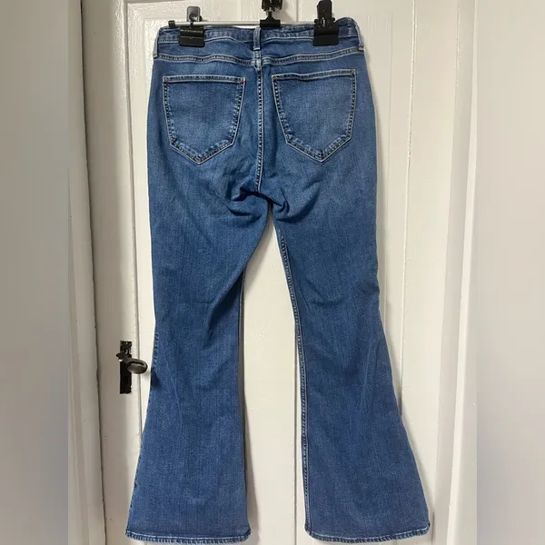 Abercrombie & Fitch High Rise The Flare Denim blue medium wash 10 regular length - Image 3