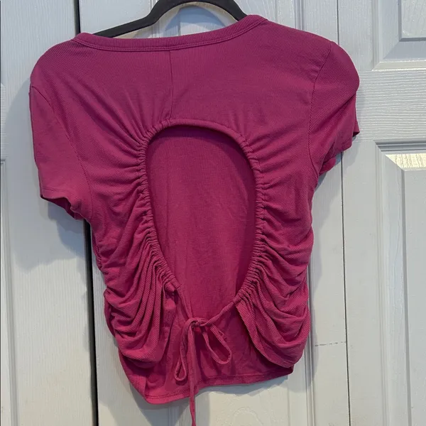 Old Navy Fuchsia Short Sleeve Women's Tee - Image 3