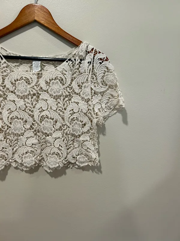 Off white cream colored lace top - Image 2