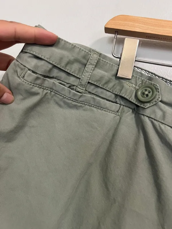 Old Navy Capri Pants Size 18 - Olive Green Curvy / Plus Size Women's - Image 3