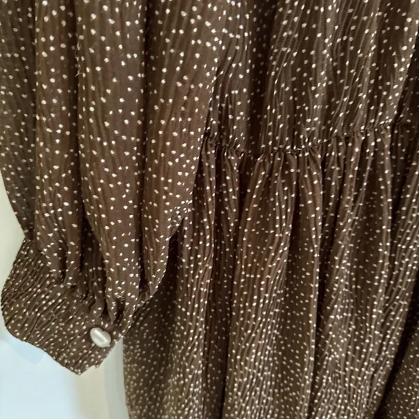 Vince Women's Brown Starry Dot Pleated Long Sleeve Sheer Midi Dress Sz Small - Image 4