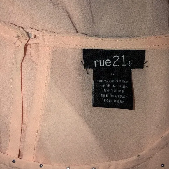 5/$30 🎈 Rue21‎ small studded pink sheer blouse - Image 3