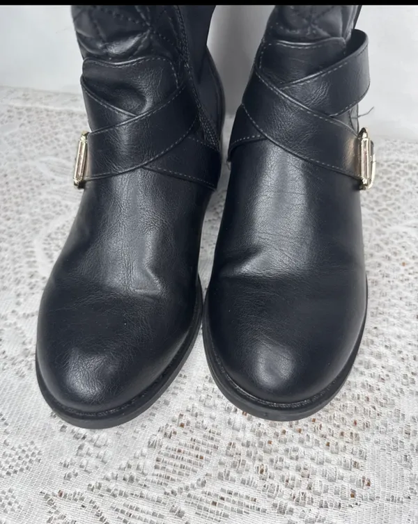 Torrid Quilted black knee high wide calf zip up boots sz 6 - Image 4