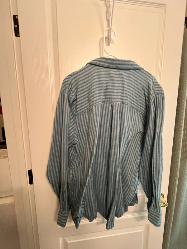 Maurices Top Women’s Long Sleeve - Image 2